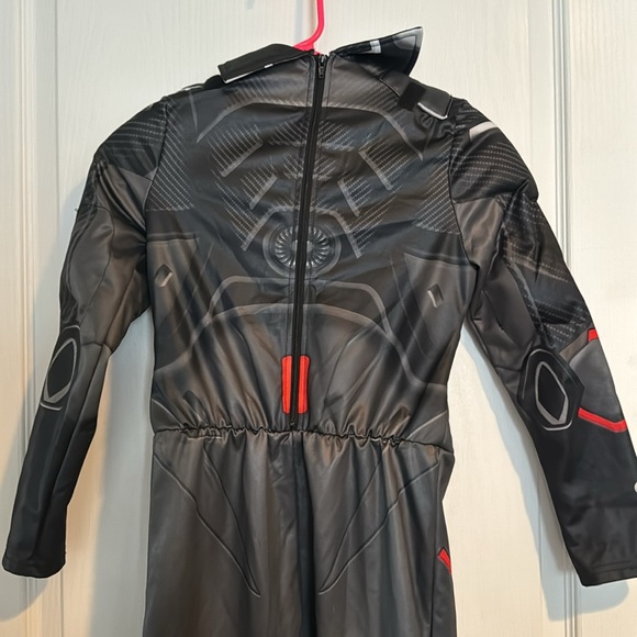 Fortnite omega costume kids size medium - Picture 8 of 8